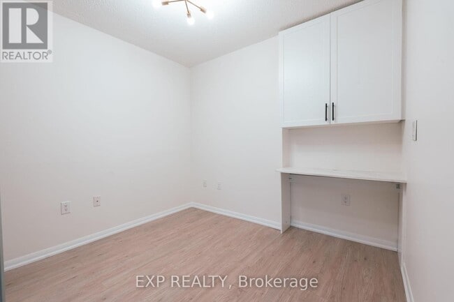 Building Photo - 830-830 Lawrence Ave W
