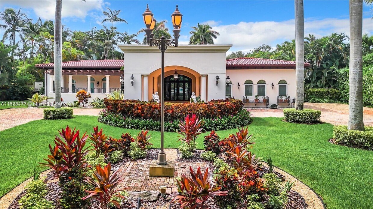 Foto principal - 6710 SW 92nd St