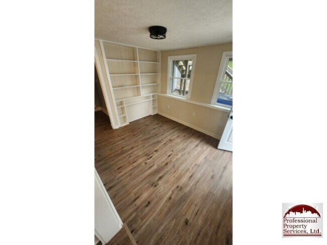 Foto del edificio - Walk to shops, dining and recreation areas!