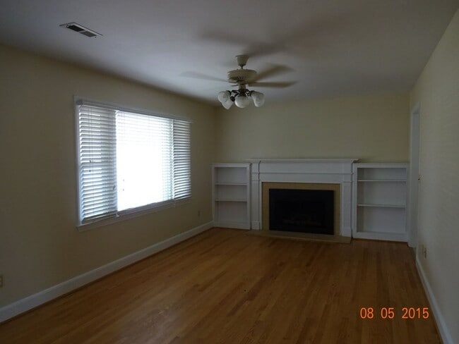 Building Photo - 4 Bedroom 3 Bath House