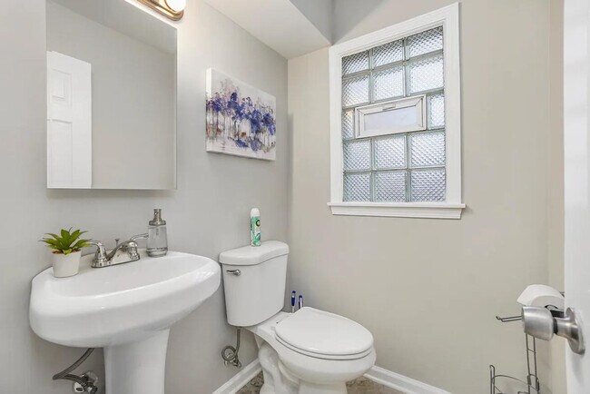 Foto del edificio - 18830 Hamlin Ave