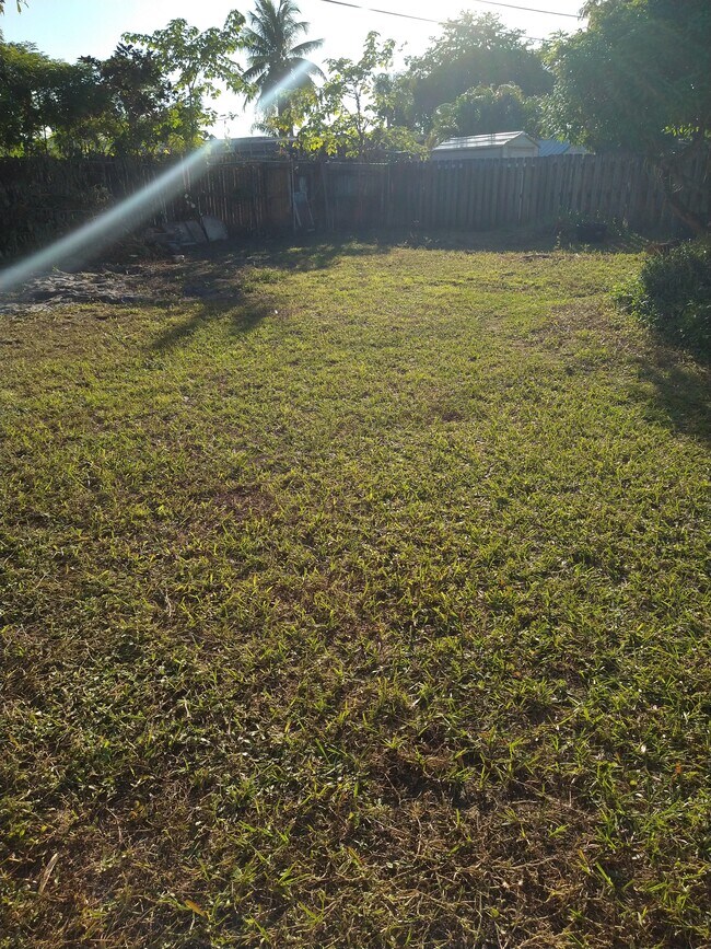 Foto del edificio - 5560 Purdy Ln