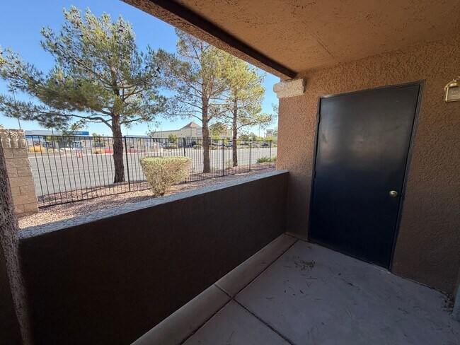 Building Photo - **COMING SOON** Beautiful 1 Bedroom Ground Floor Condo in Gated Silverado Ranch Community