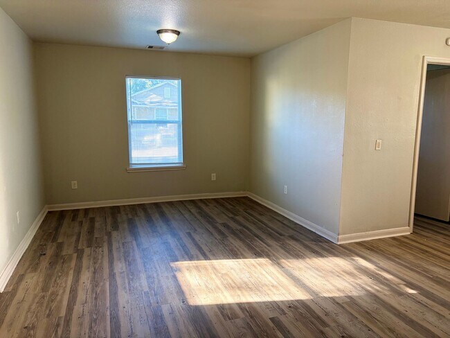 Foto del edificio - 1150 Bradley St