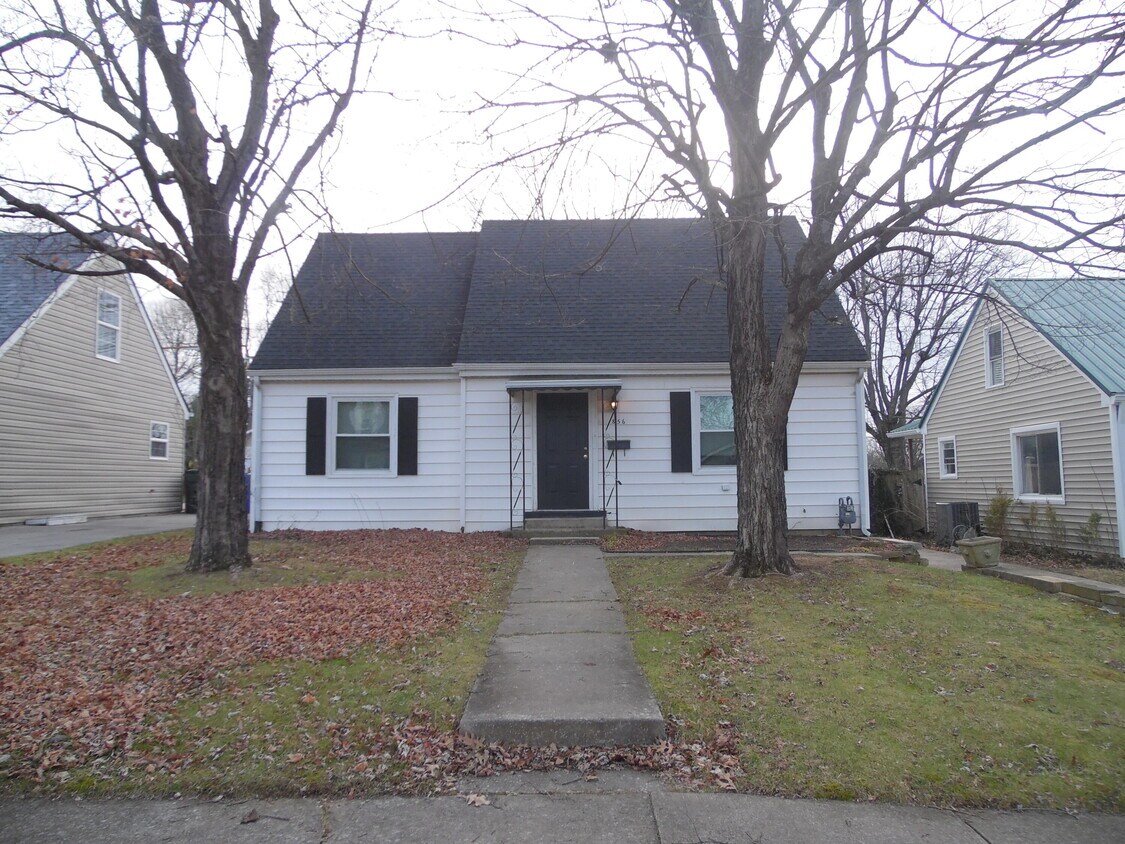 Primary Photo - 856 Henry Clay Blvd