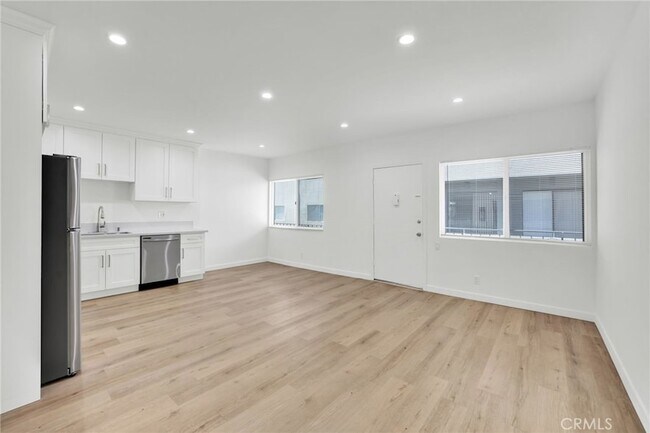 Foto del edificio - 13018 Valleyheart Dr