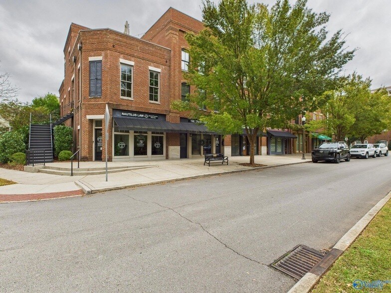 Primary Photo - 69 Town Center Dr NW