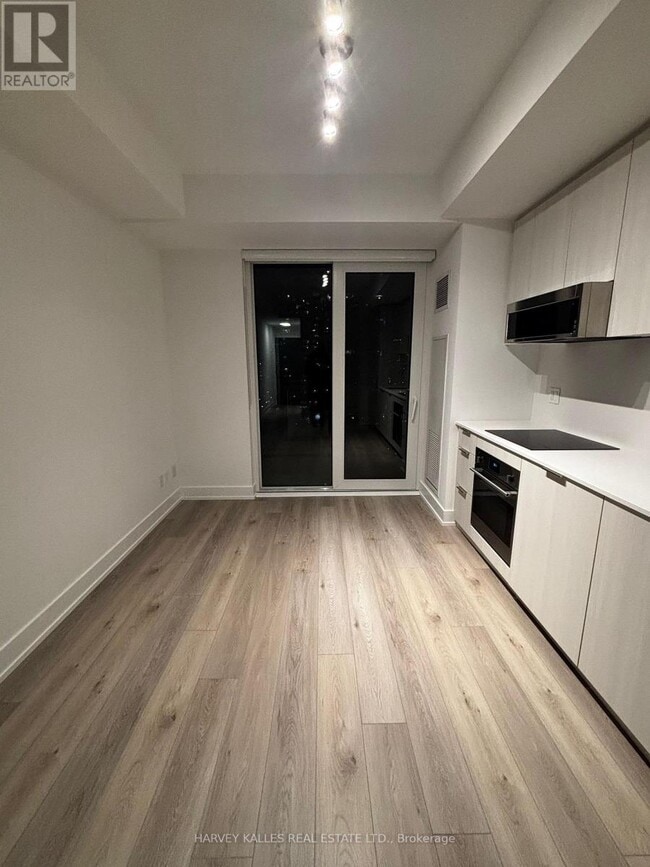 Building Photo - 308 Jarvis St