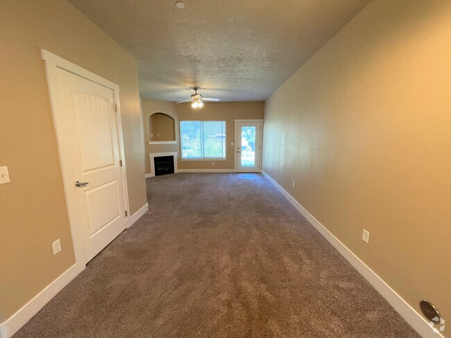 Building Photo - 16650 N Profit Cir