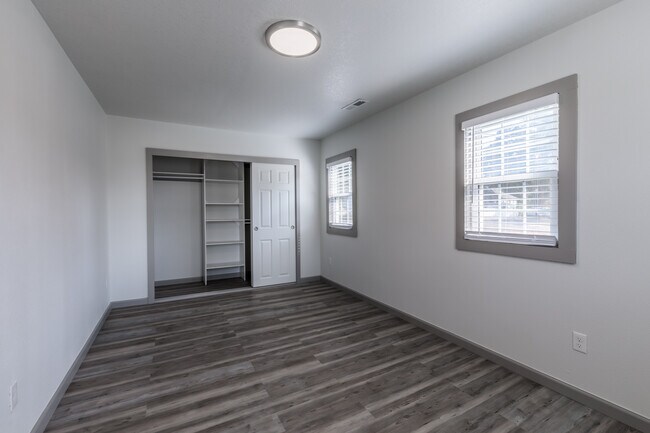 Foto del edificio - 305 S 7th St