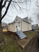 Building Photo - 1447 Tait St