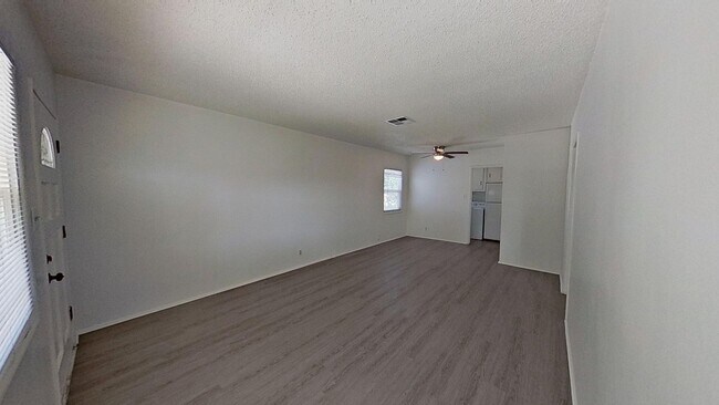 Building Photo - 2337 Carol Dr