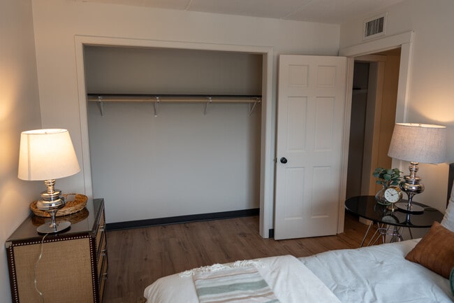 Building Photo - The Ida