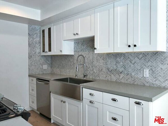 Foto del edificio - 853 Hayworth Ave