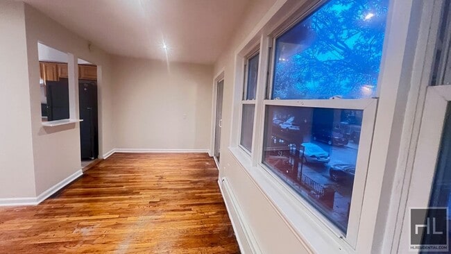Foto del edificio - 2070 E 55th St