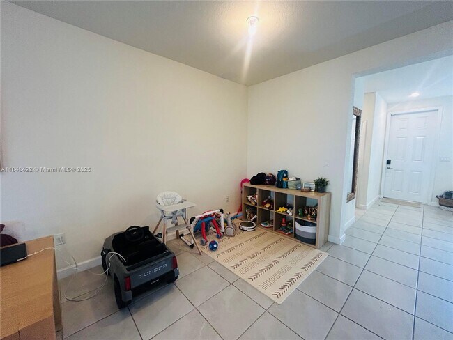 Foto del edificio - 11372 W 34th Wy.