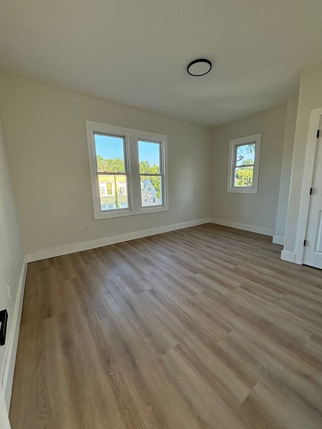 Building Photo - 49 Rosehill Pl