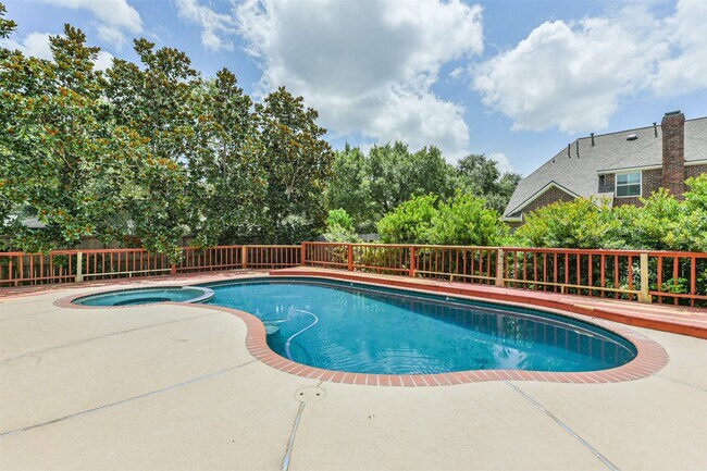 Foto del edificio - 4003 Bountiful Crest Ln