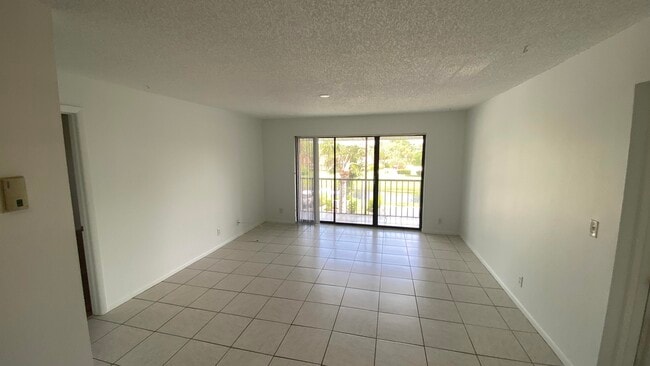 Building Photo - 1105 Green Pine Blvd