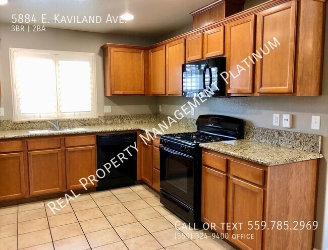 Foto del edificio - $2,100 Fowler & Jensen 3 Bedroom Home - E....