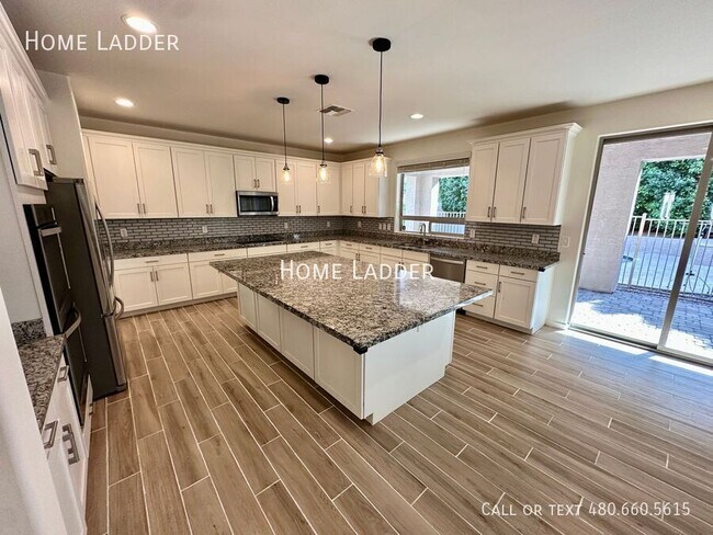 Foto del edificio - 3133 N Loma Vista