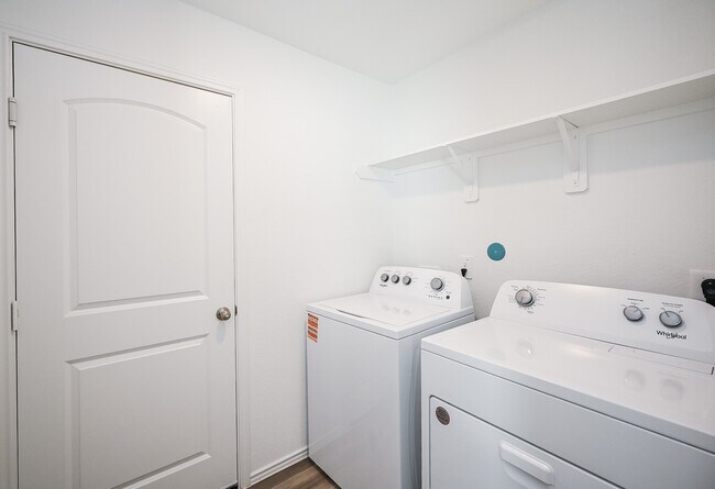 Foto del edificio - 1003 Vilana Rdg Ln