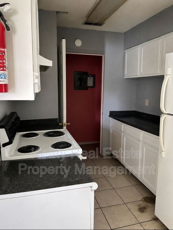 Building Photo - 108 Meudon St