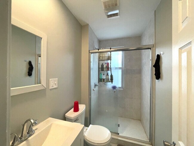 Building Photo - 10 Athol St