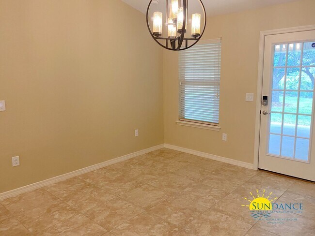 Foto del edificio - Stunning 4 Bedroom Home in Navarre