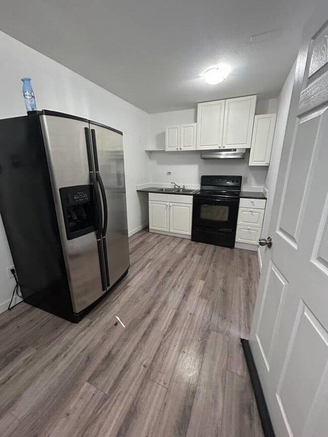 Building Photo - 20999-20980 80 Ave