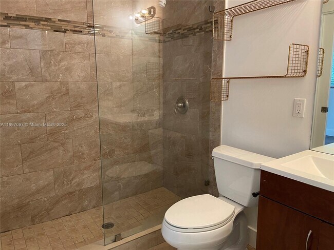 Foto del edificio - 2845 Coconut Ave