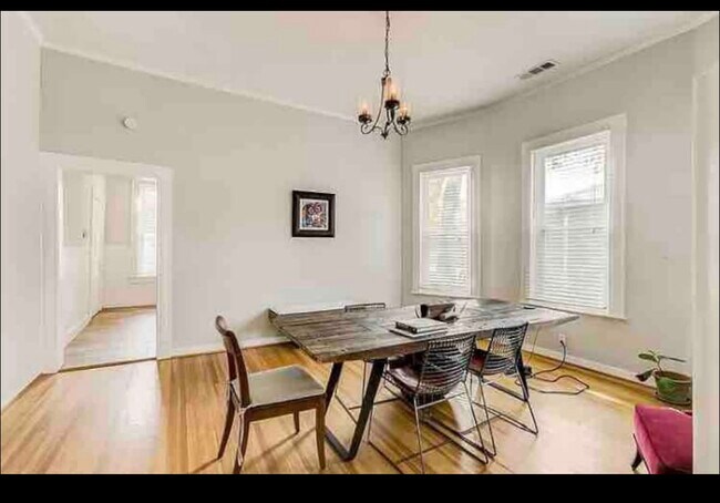 Dinning - 5304 Alton Ave