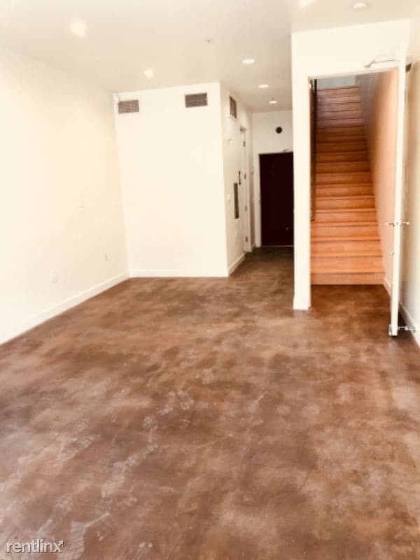 Building Photo - 3 br, 3 bath Townhome - 3009 N Main St