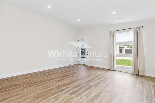 Building Photo - Brand new build - 3 bedroom 2 bath home in...