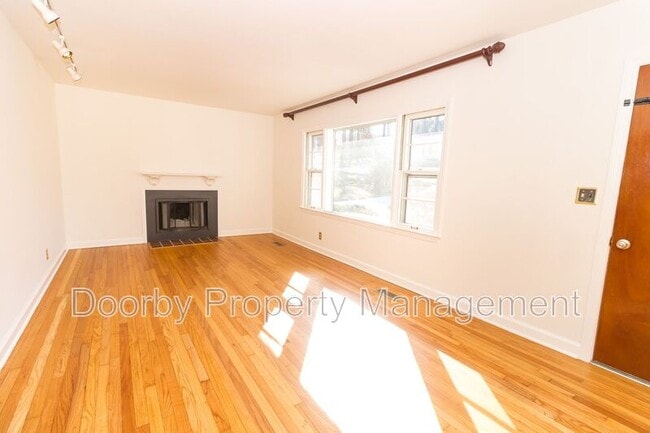 Building Photo - 203 Dawn St