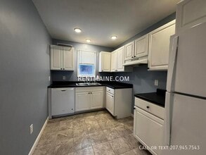 Building Photo - 126 Western Ave