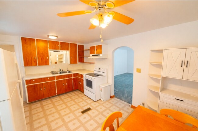 Building Photo - 162 Barney Blvd