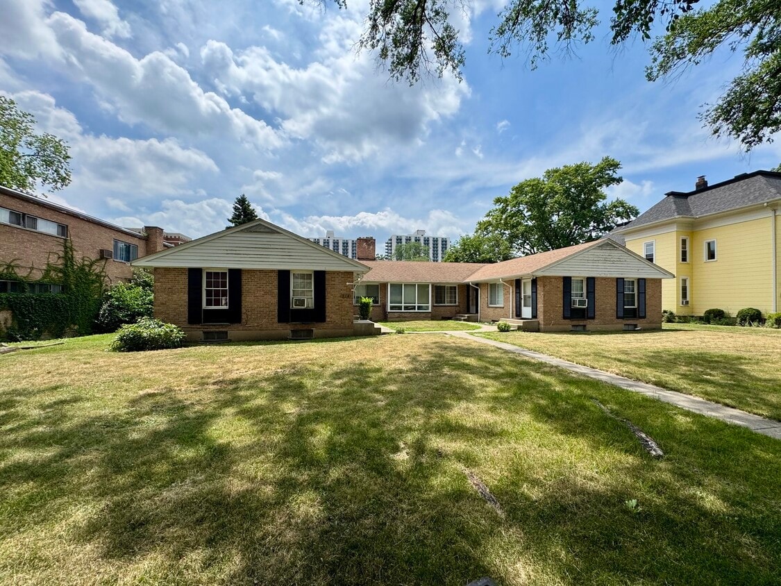 Primary Photo - 518 W Wesley St