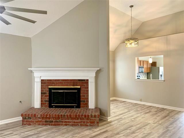 Building Photo - 862 San Jacinto Dr