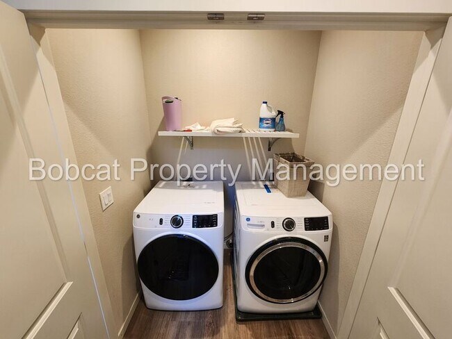 Foto del edificio - 3487 E Garden St