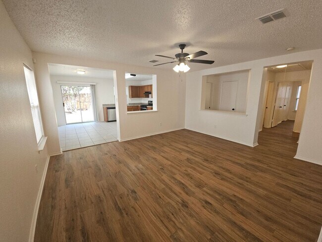 Building Photo - Nice Home in Mansfield ISD