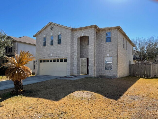 Foto del edificio - BEAUTIFUL 4 BR W/ MASTER DOWN*HARDWOOD FLO...
