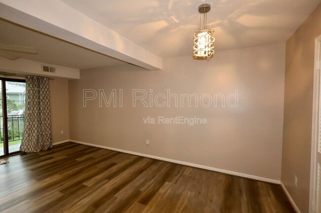 Building Photo - 1522 Presidential Dr