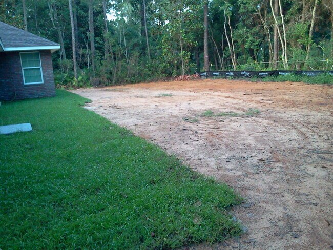 Building Photo - 2519 Weller Ave