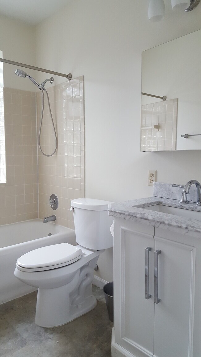 Bath - 7390 Norwood Ave