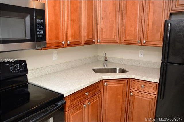Foto principal - 5972 NW 19th St