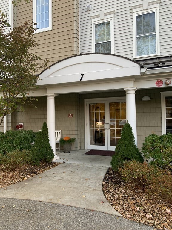 7 Drive Unit 301, Natick, MA 01760 Condo for Rent in Natick