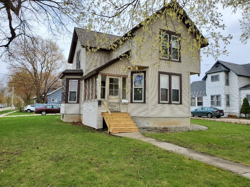Primary Photo - 303 W Jefferson St