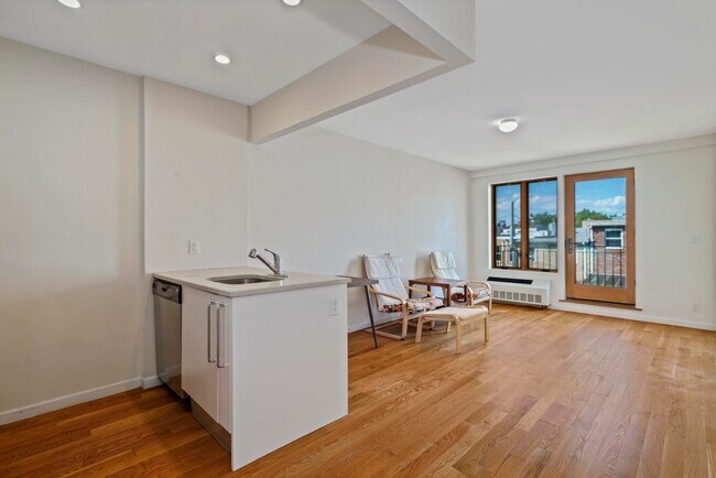 Building Photo - 277 19th St