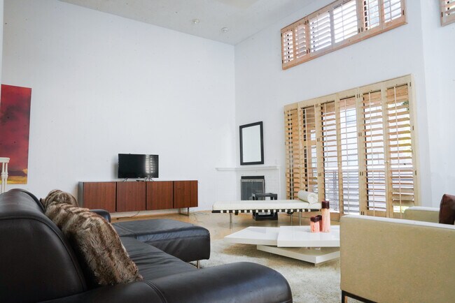 Foto del edificio - 131 N Wetherly Dr
